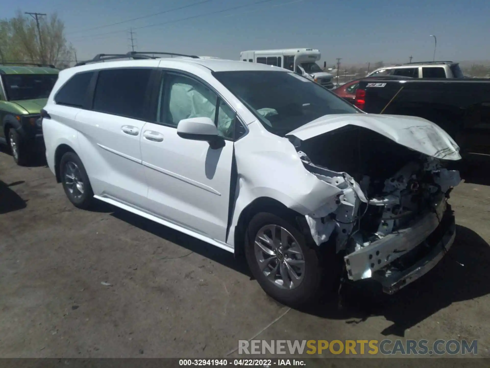 1 Photograph of a damaged car 5TDKSKFC6NS049238 TOYOTA SIENNA 2022