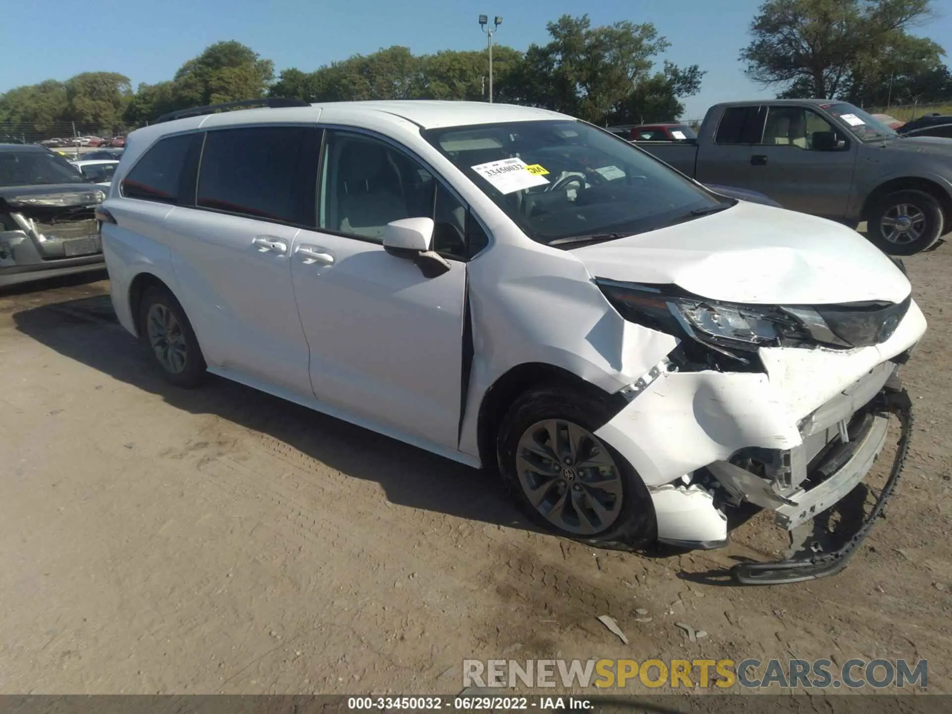 1 Photograph of a damaged car 5TDKSKFC8NS045434 TOYOTA SIENNA 2022