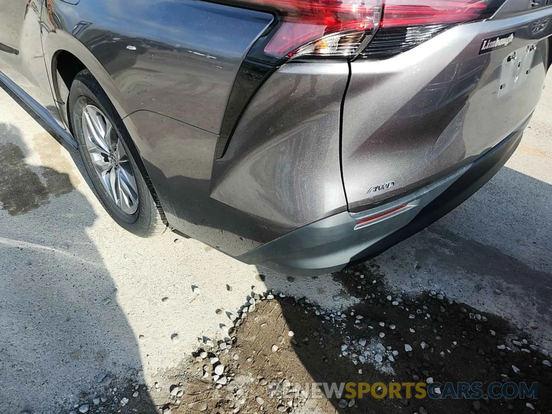 29 Photograph of a damaged car 5TDKSKFCXNS070061 TOYOTA SIENNA 2022