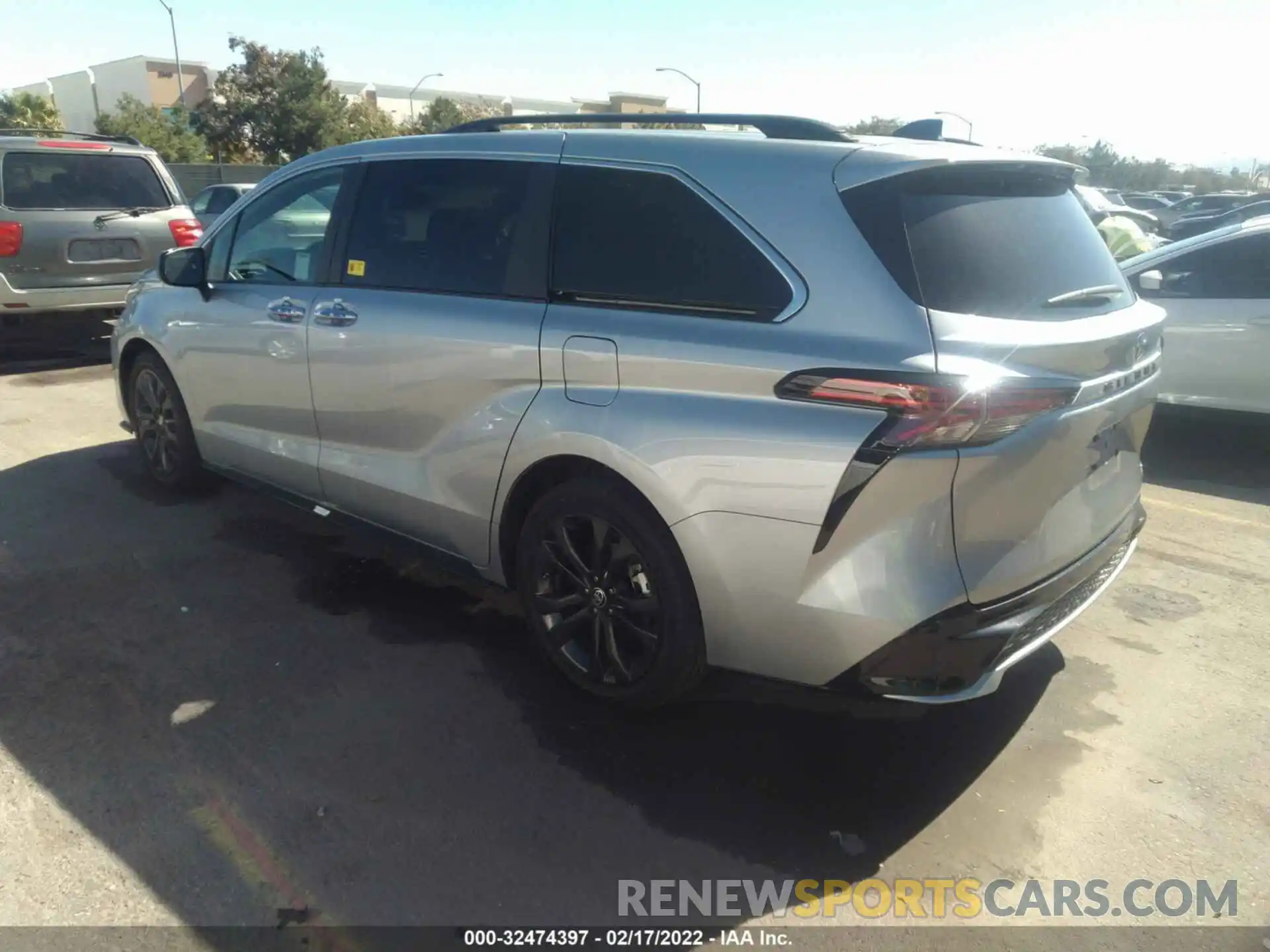 3 Photograph of a damaged car 5TDXRKEC1NS076091 TOYOTA SIENNA 2022