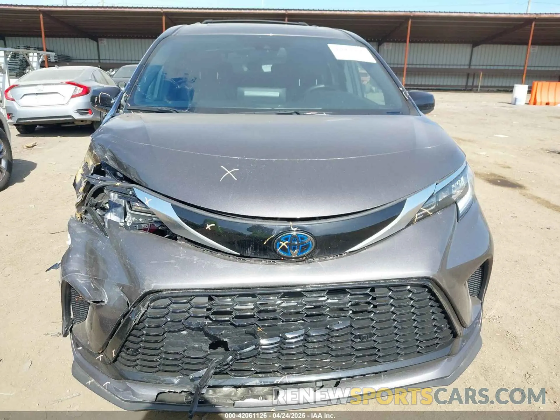 12 Photograph of a damaged car 5TDXRKEC2NS108482 TOYOTA SIENNA 2022
