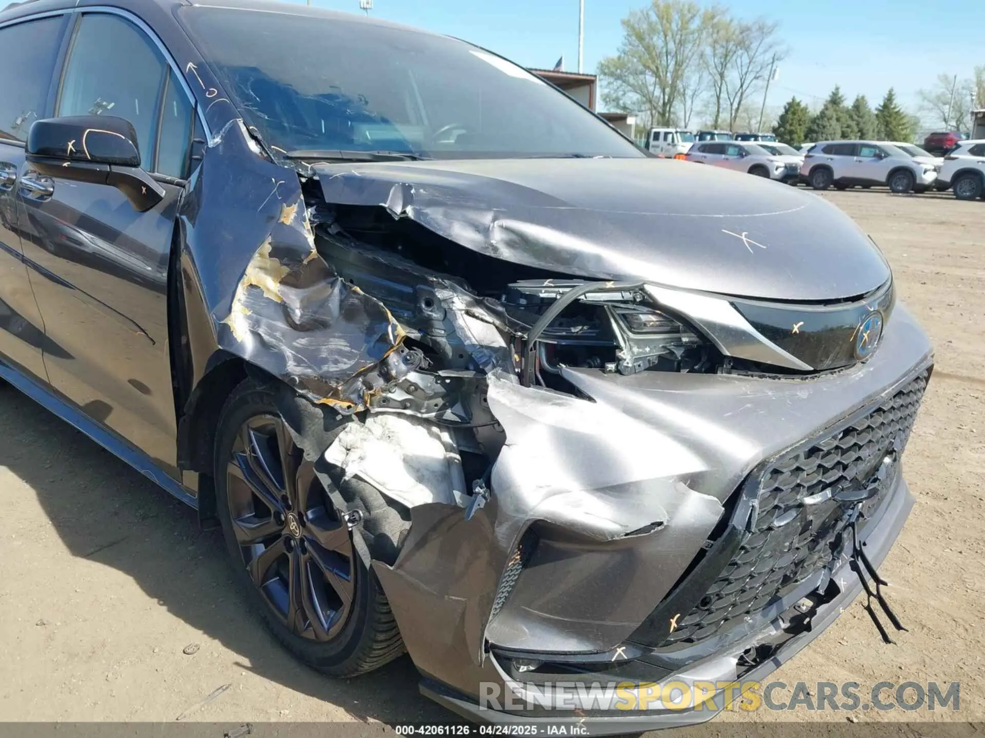 6 Photograph of a damaged car 5TDXRKEC2NS108482 TOYOTA SIENNA 2022