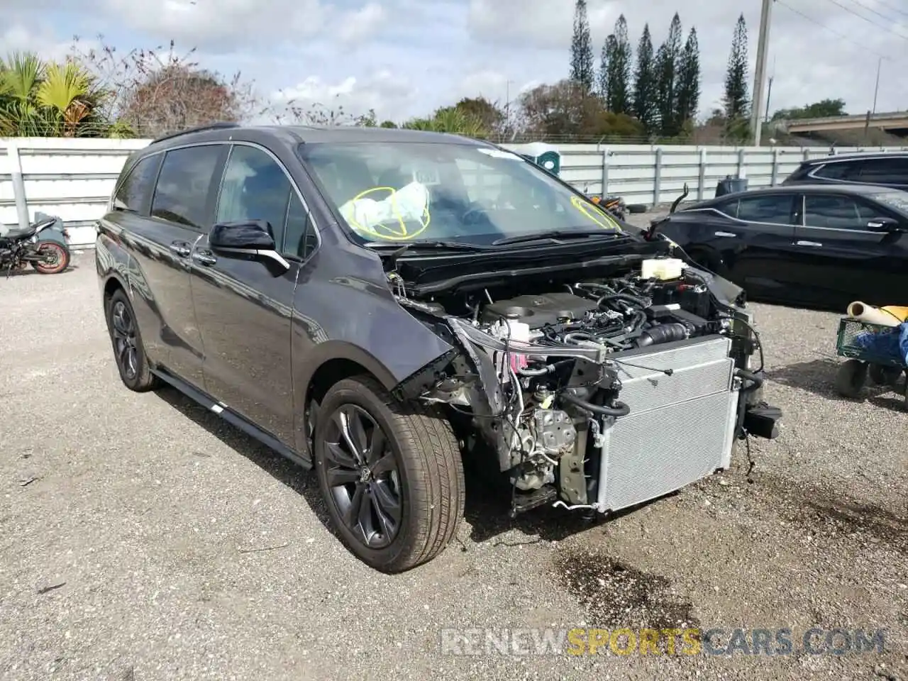 1 Photograph of a damaged car 5TDXRKEC4NS089241 TOYOTA SIENNA 2022