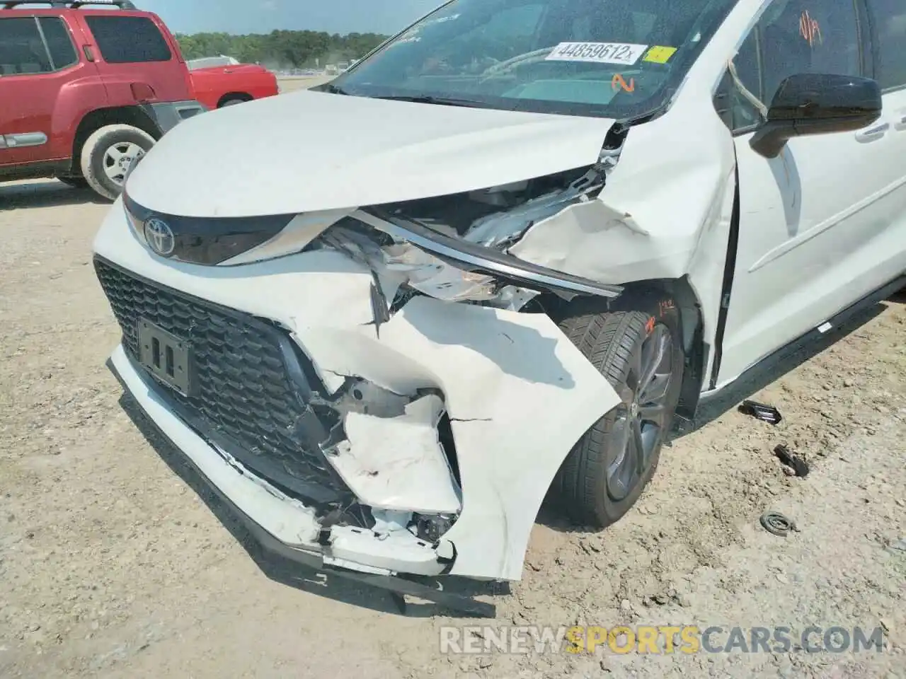 9 Photograph of a damaged car 5TDXRKEC5NS077728 TOYOTA SIENNA 2022