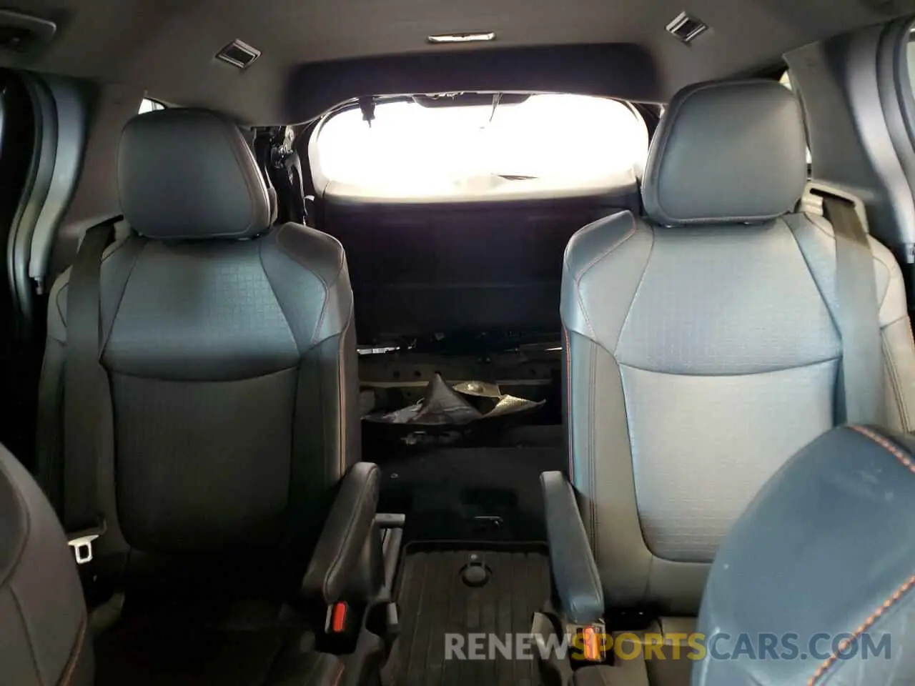 10 Photograph of a damaged car 5TDXRKEC5NS131111 TOYOTA SIENNA 2022