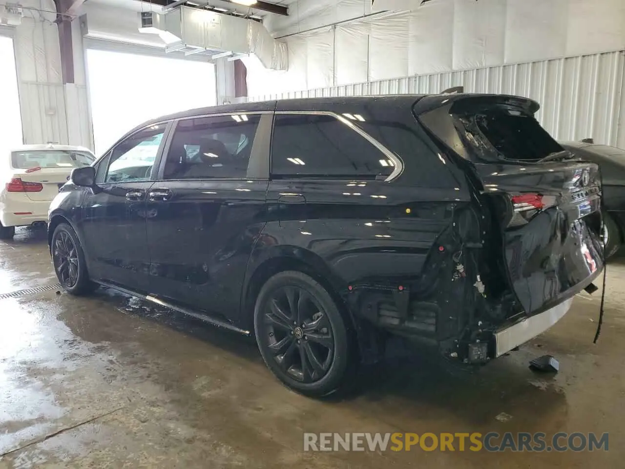 2 Photograph of a damaged car 5TDXRKEC5NS131111 TOYOTA SIENNA 2022