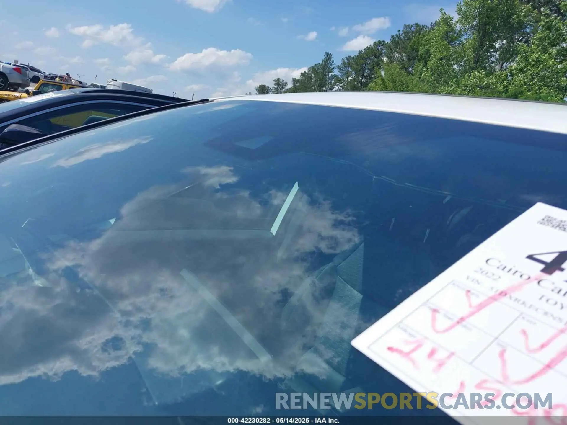 21 Photograph of a damaged car 5TDXRKEC8NS102962 TOYOTA SIENNA 2022