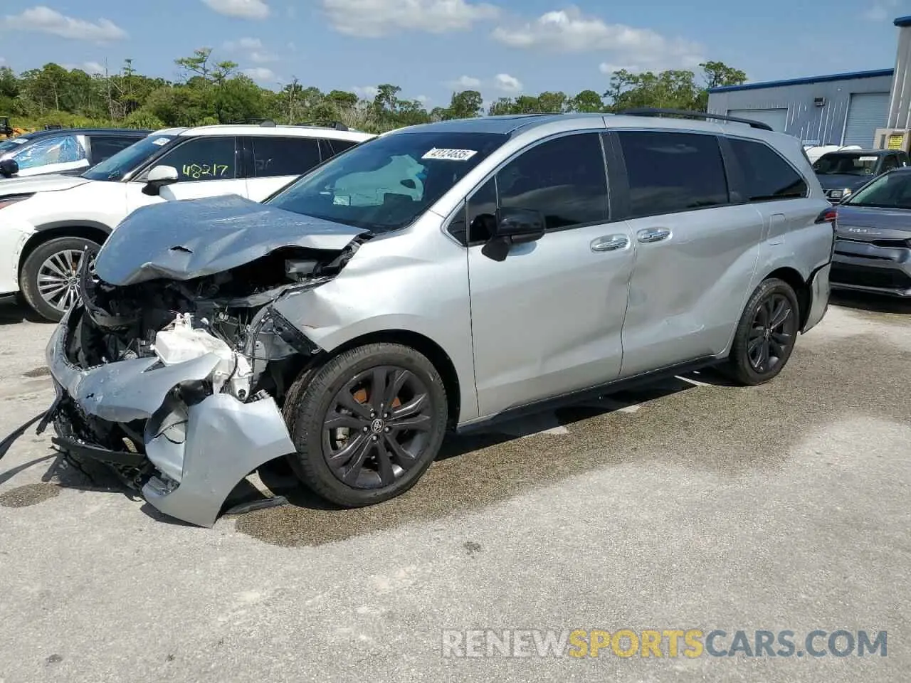 1 Photograph of a damaged car 5TDXRKEC9NS133380 TOYOTA SIENNA 2022