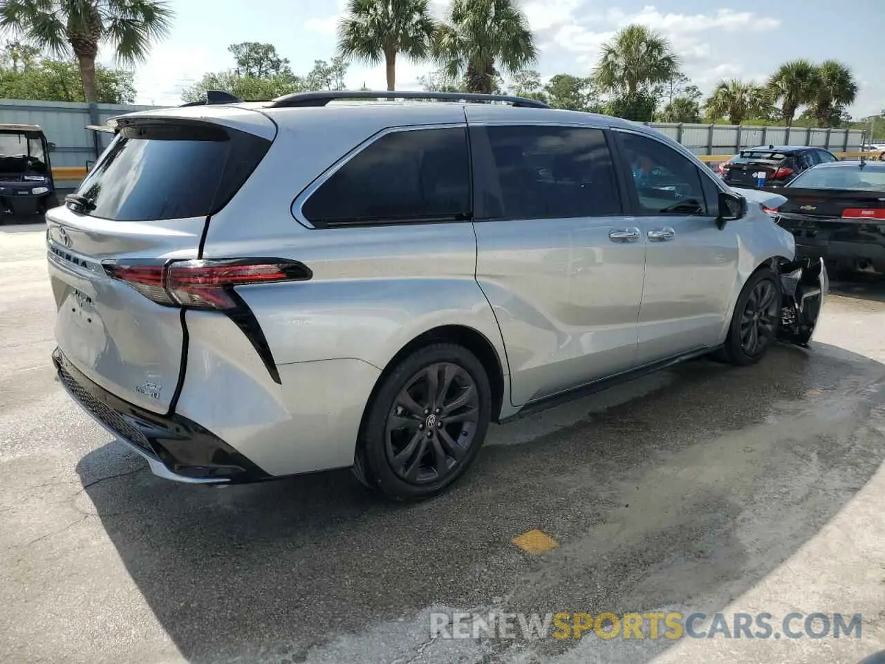 3 Photograph of a damaged car 5TDXRKEC9NS133380 TOYOTA SIENNA 2022