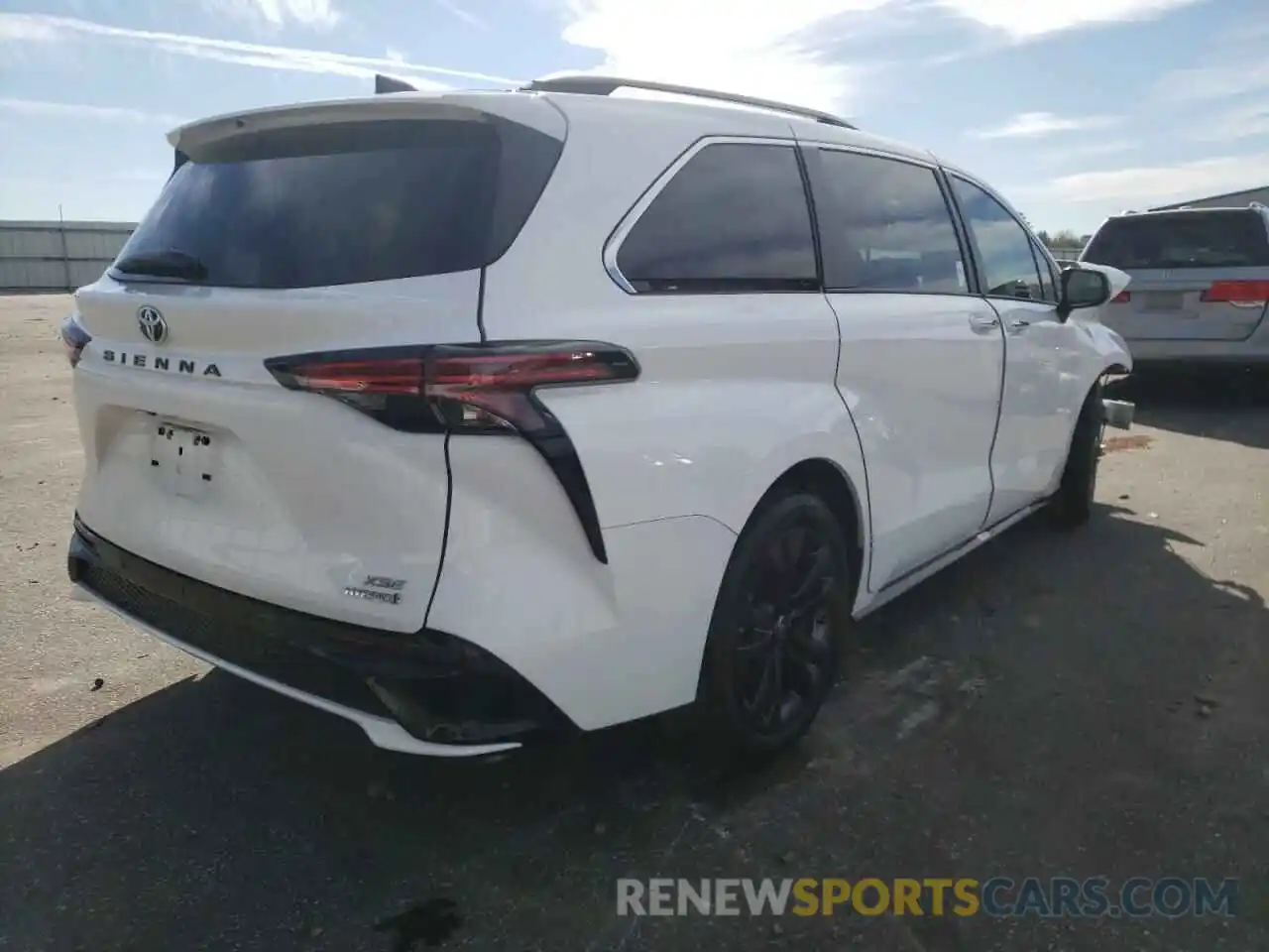 3 Photograph of a damaged car 5TDXRKECXNS080768 TOYOTA SIENNA 2022