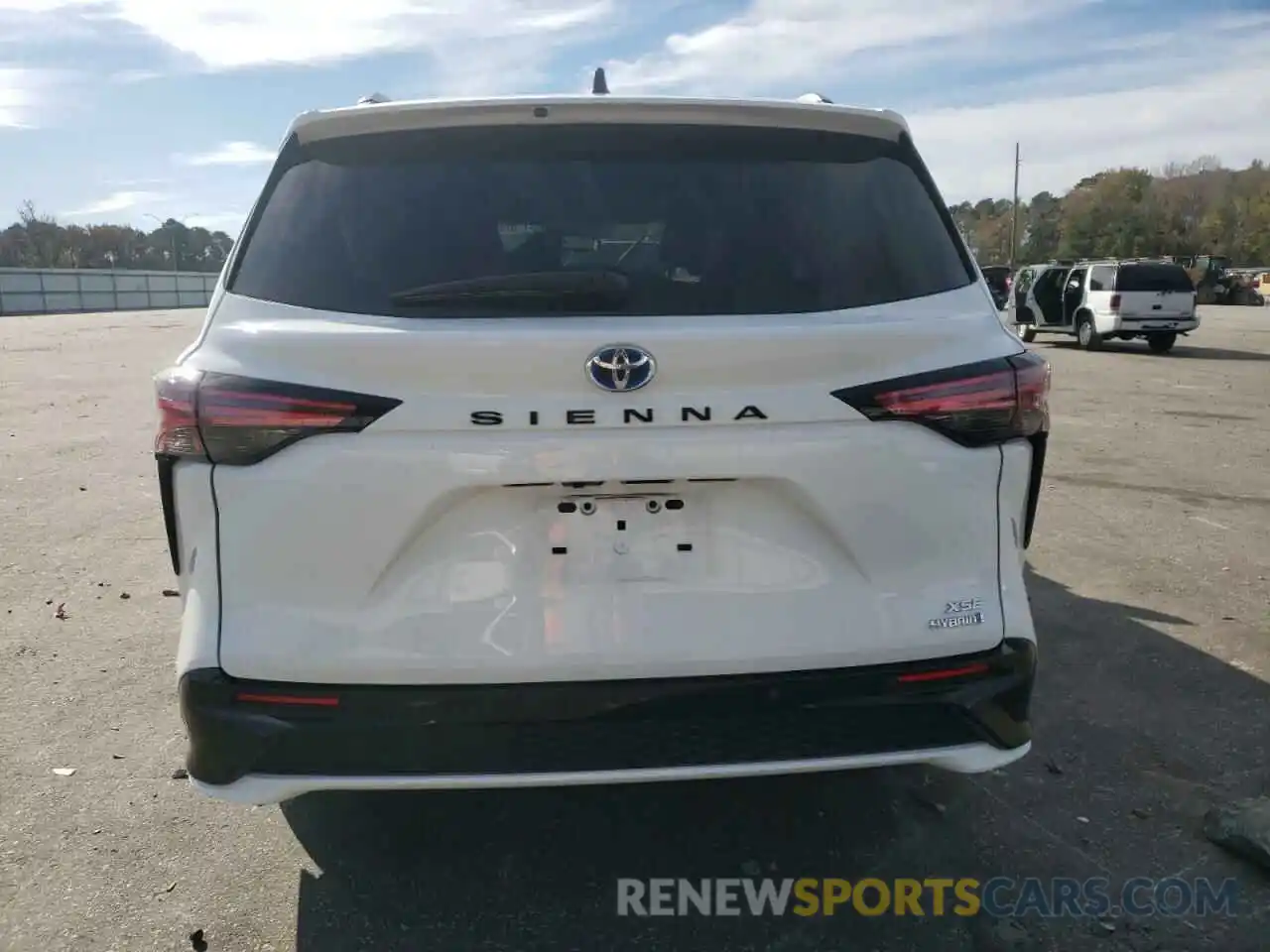 6 Photograph of a damaged car 5TDXRKECXNS080768 TOYOTA SIENNA 2022