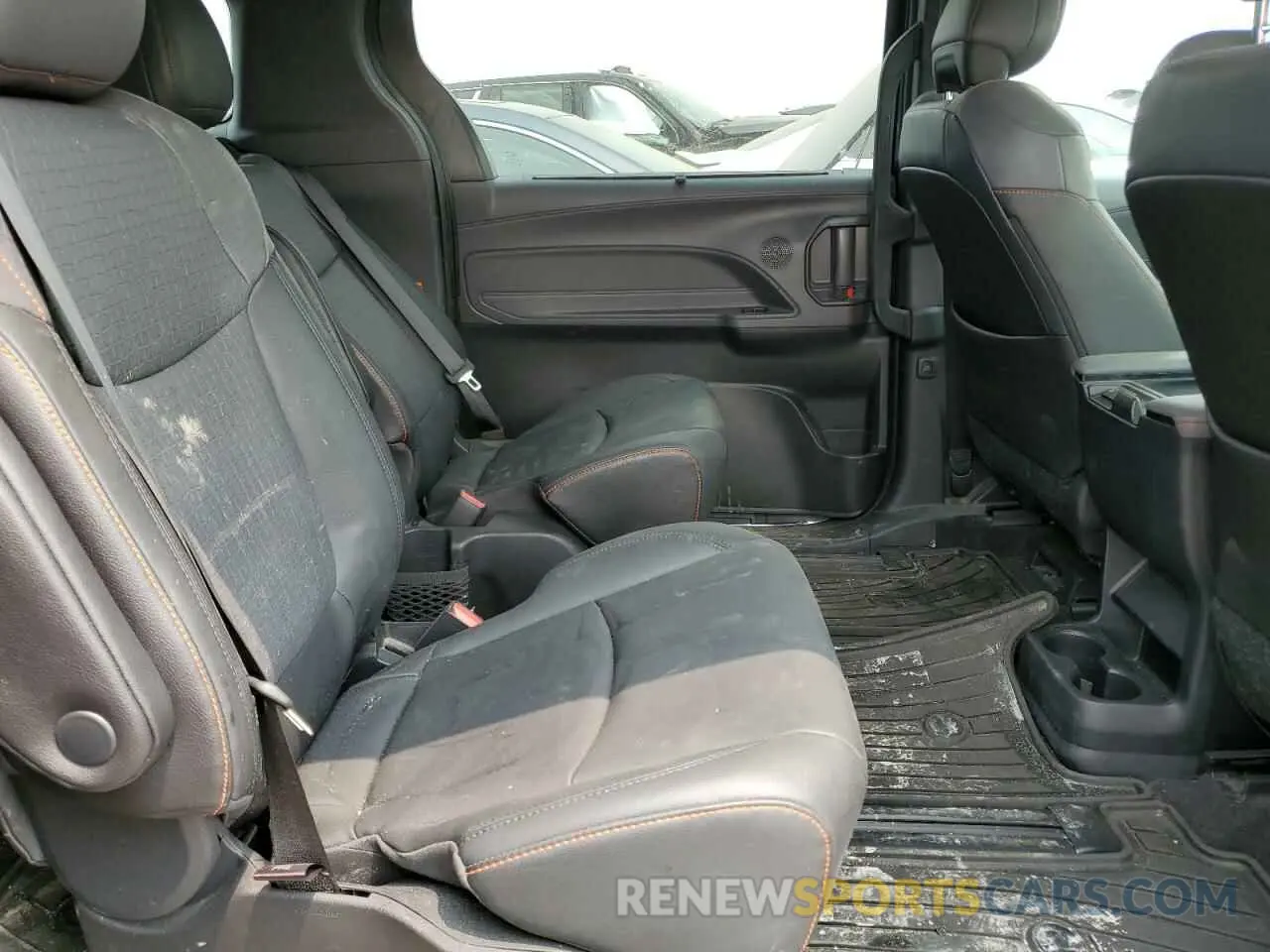11 Photograph of a damaged car 5TDXSKFC0NS071130 TOYOTA SIENNA 2022