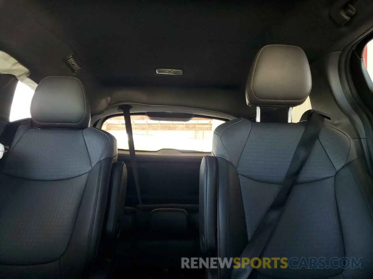 10 Photograph of a damaged car 5TDXSKFCXNS067134 TOYOTA SIENNA 2022