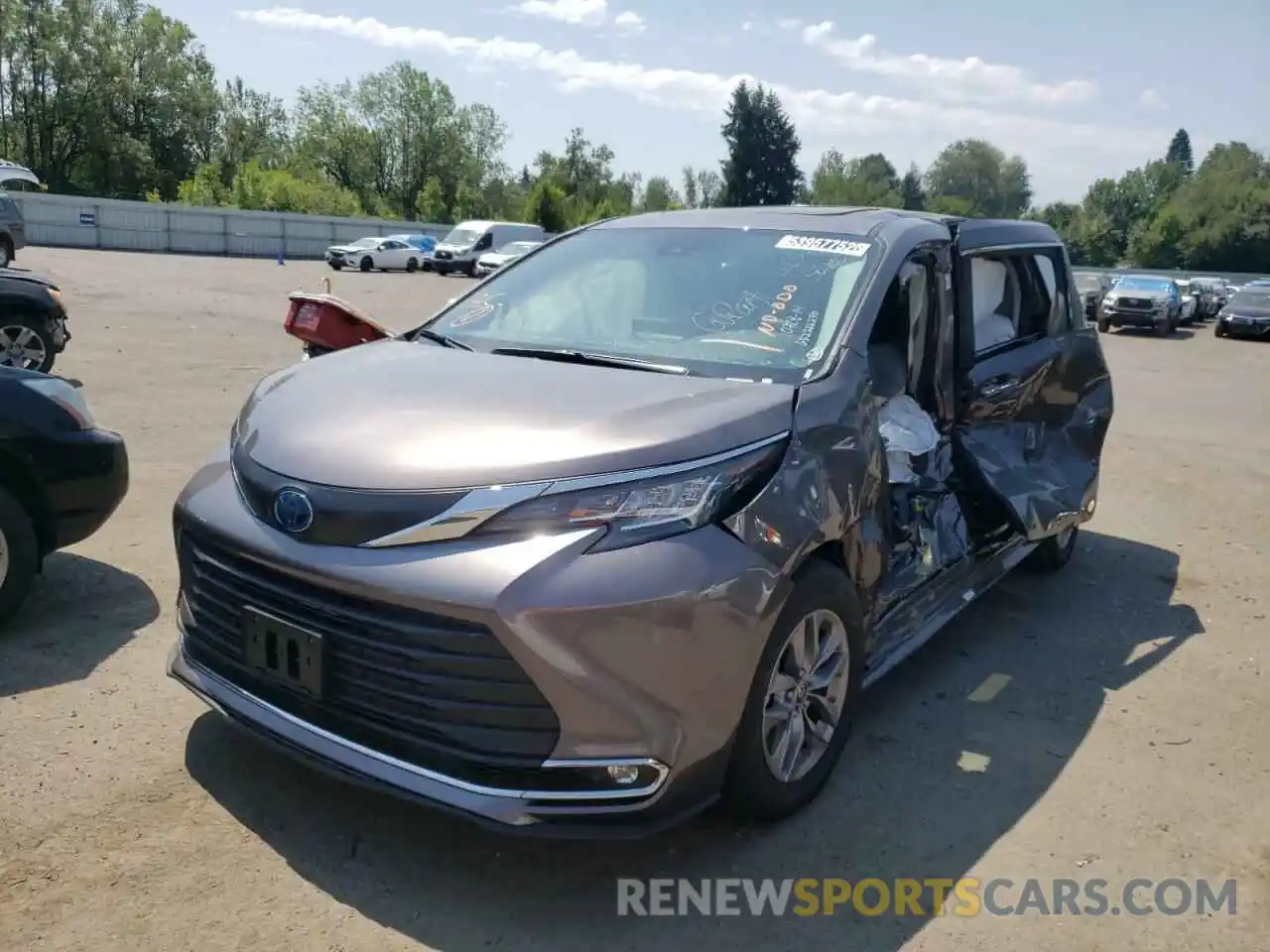 2 Photograph of a damaged car 5TDYRKEC0NS118688 TOYOTA SIENNA 2022