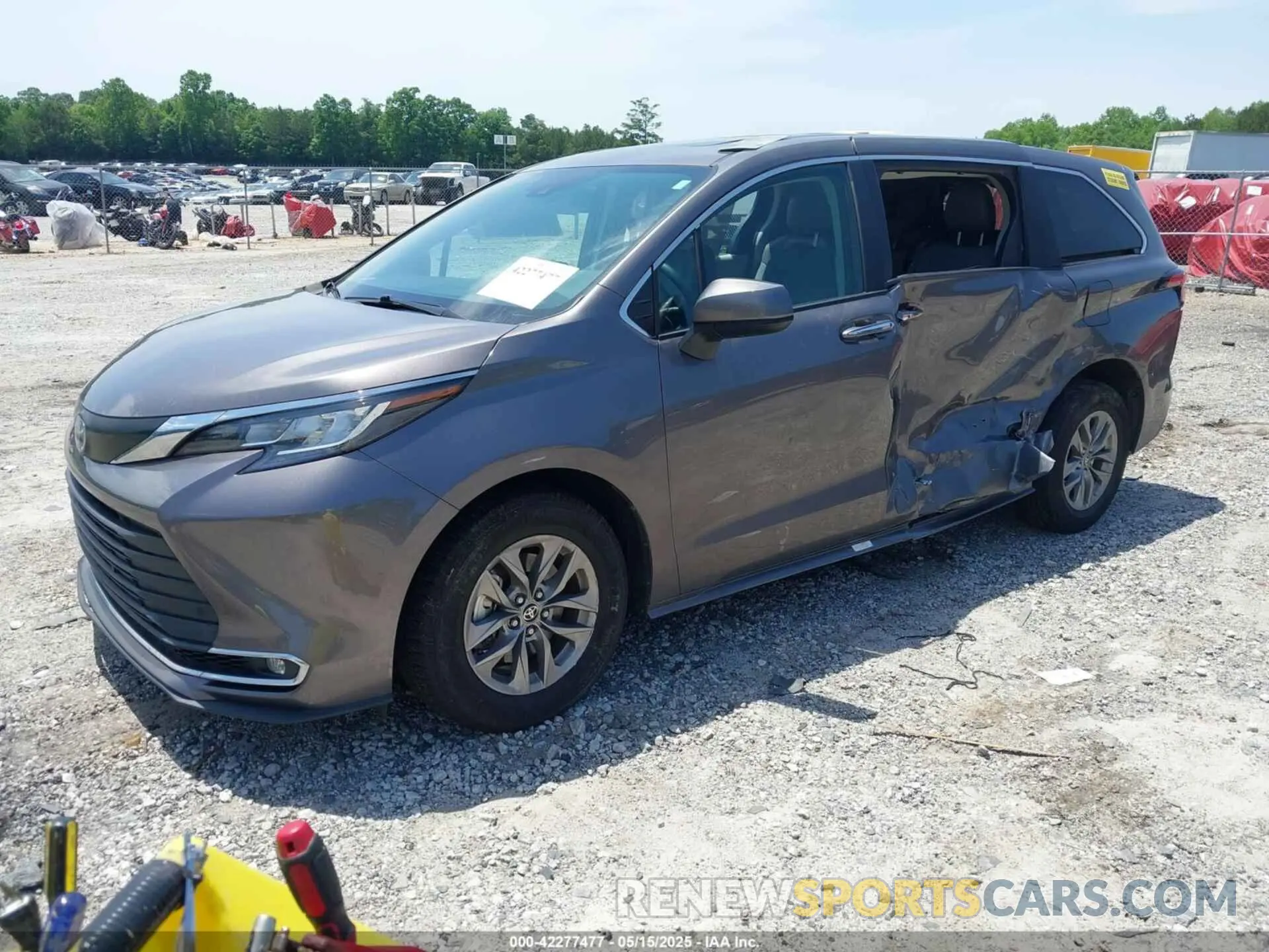 2 Photograph of a damaged car 5TDYRKEC0NS120117 TOYOTA SIENNA 2022