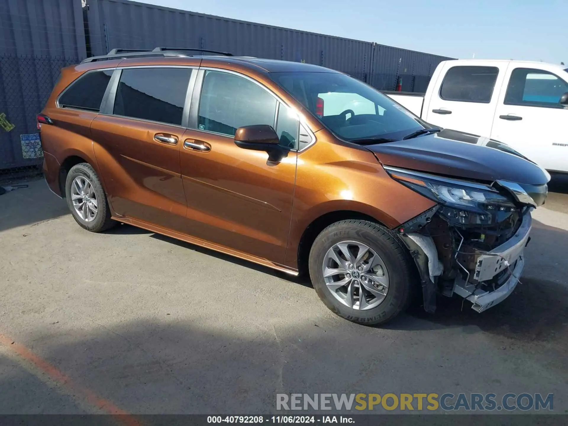 1 Photograph of a damaged car 5TDYRKEC1NS081585 TOYOTA SIENNA 2022