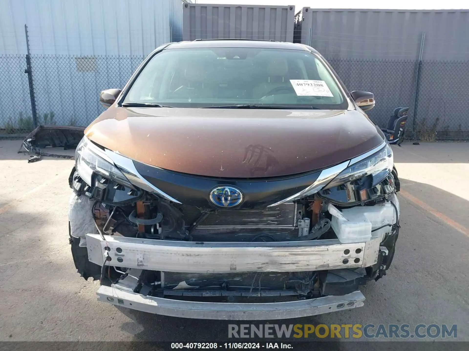 13 Photograph of a damaged car 5TDYRKEC1NS081585 TOYOTA SIENNA 2022