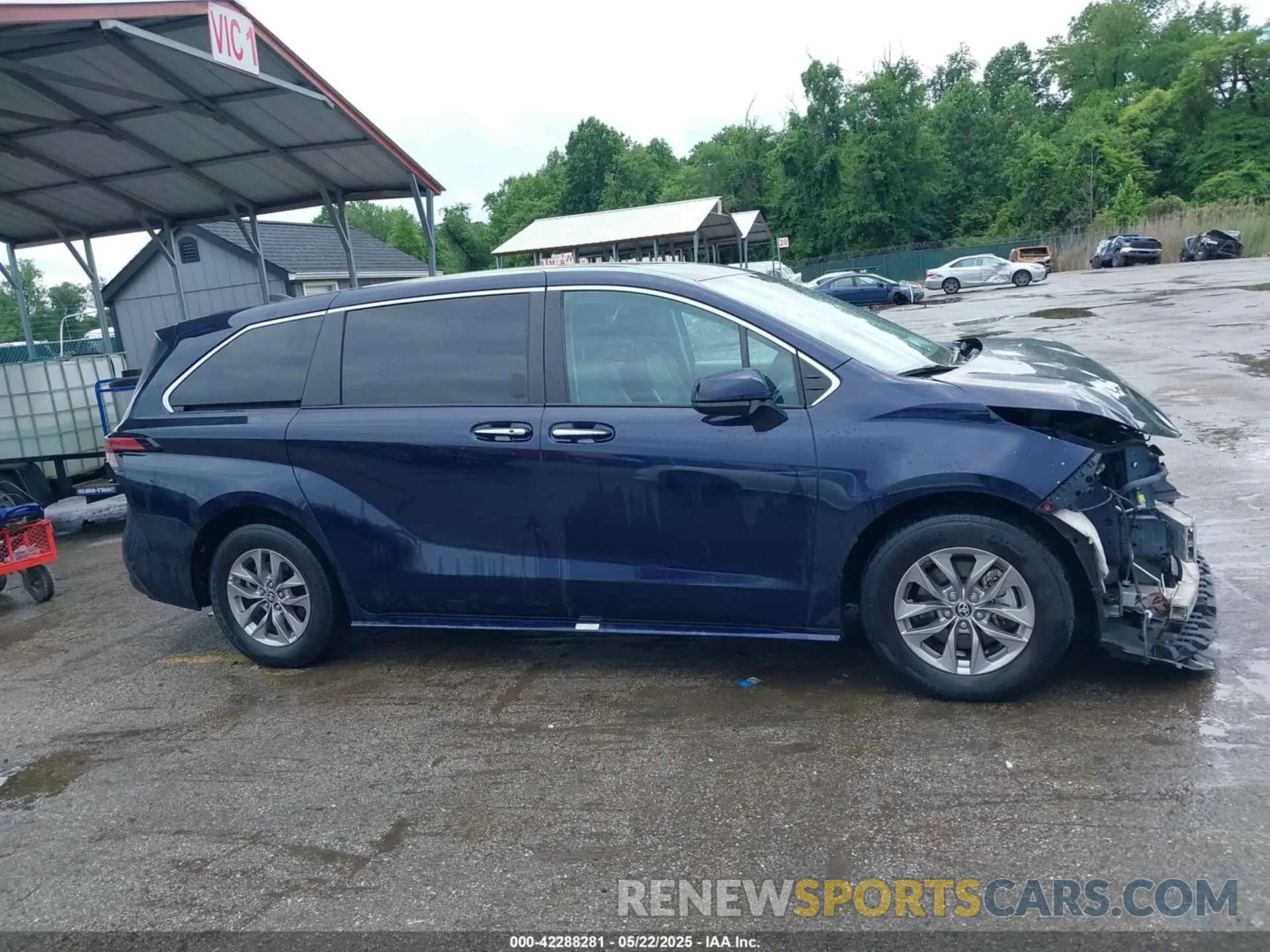 14 Photograph of a damaged car 5TDYRKEC1NS125083 TOYOTA SIENNA 2022