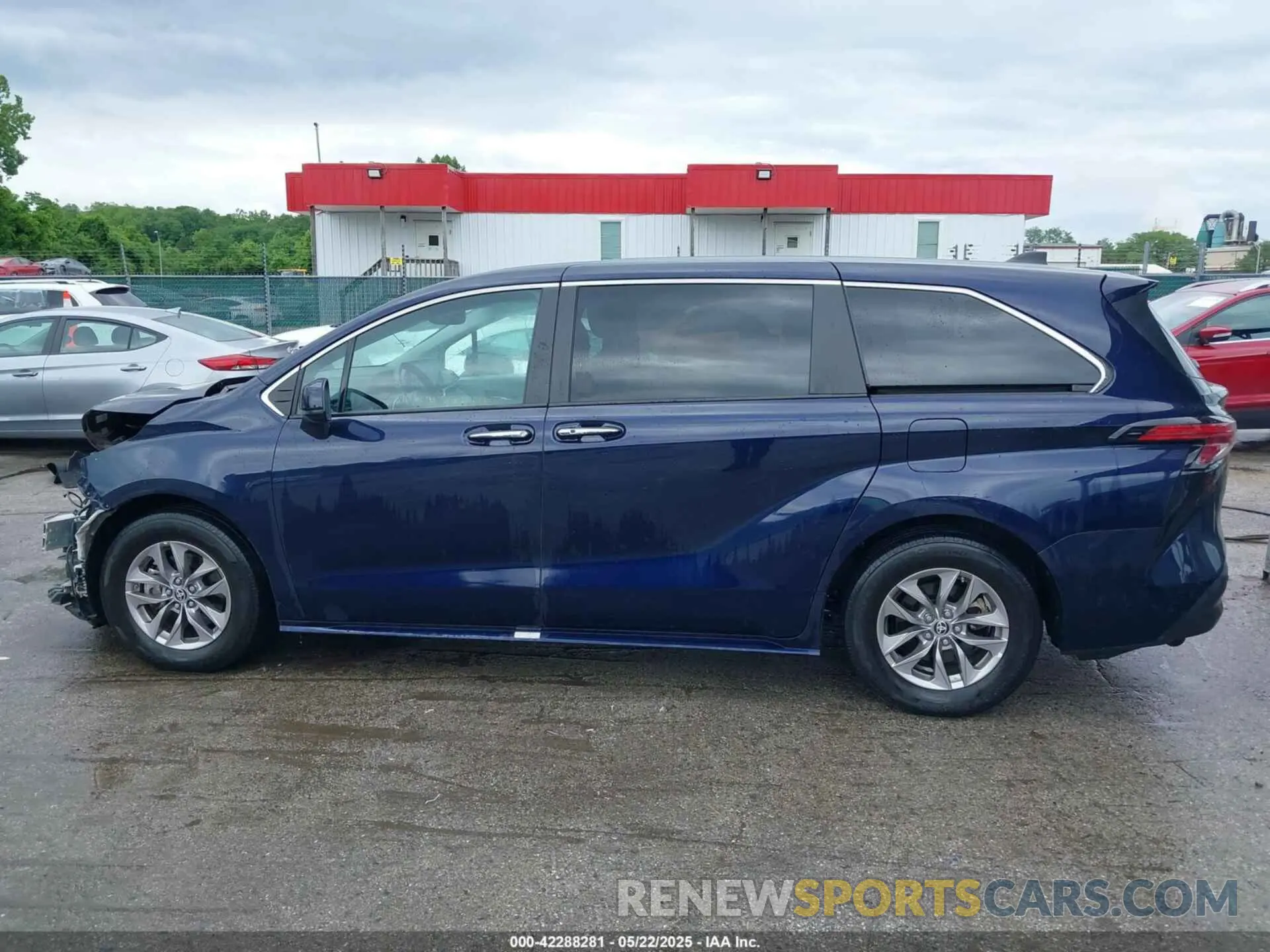 15 Photograph of a damaged car 5TDYRKEC1NS125083 TOYOTA SIENNA 2022
