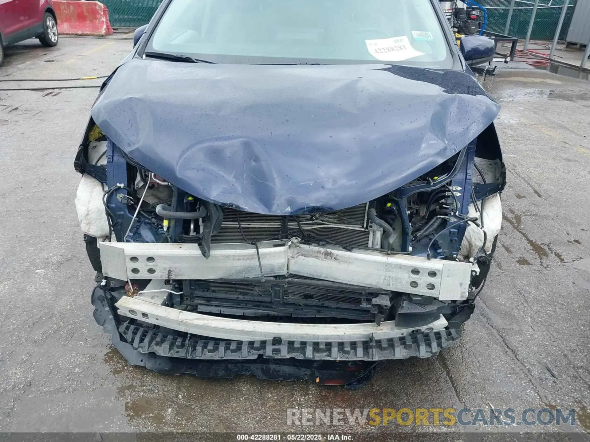 6 Photograph of a damaged car 5TDYRKEC1NS125083 TOYOTA SIENNA 2022