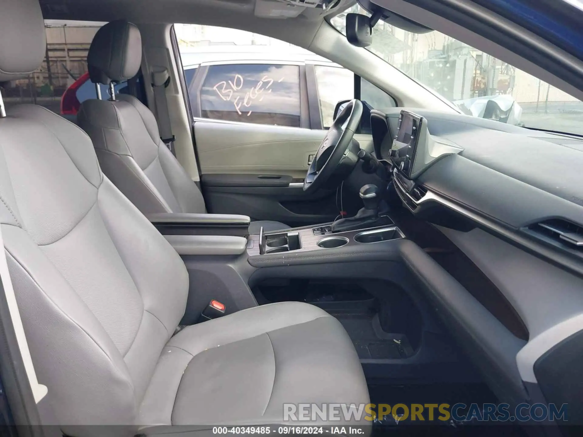 5 Photograph of a damaged car 5TDYRKEC2NS121155 TOYOTA SIENNA 2022