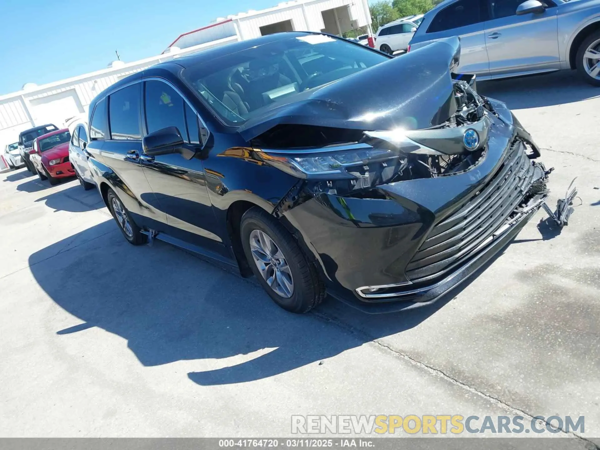 1 Photograph of a damaged car 5TDYRKEC2NS125318 TOYOTA SIENNA 2022
