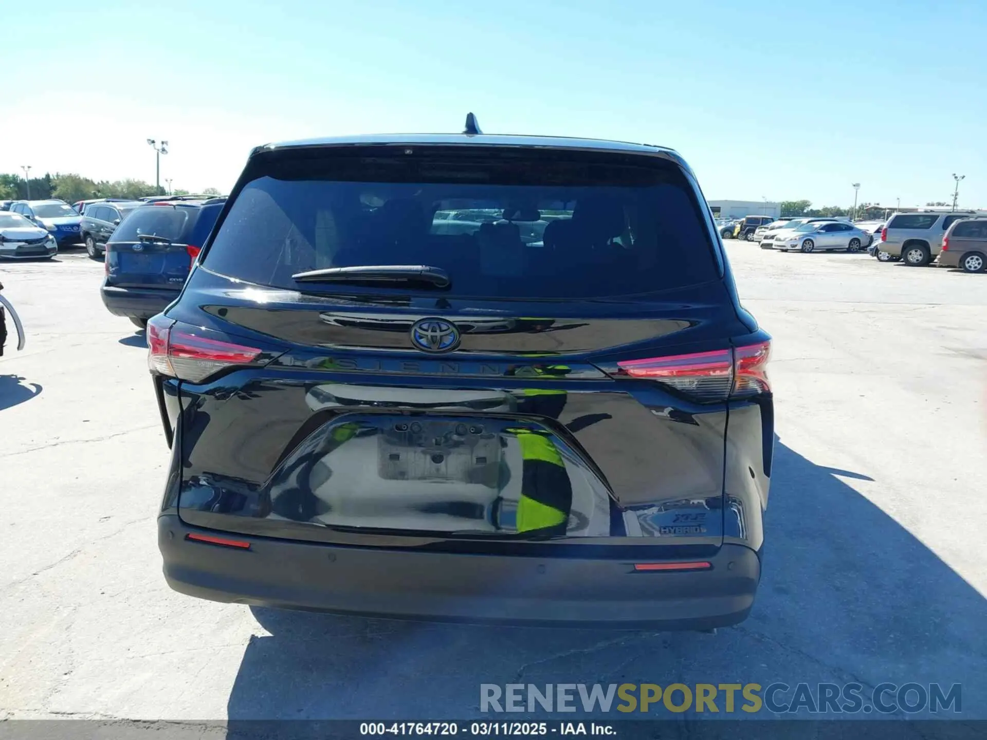15 Photograph of a damaged car 5TDYRKEC2NS125318 TOYOTA SIENNA 2022