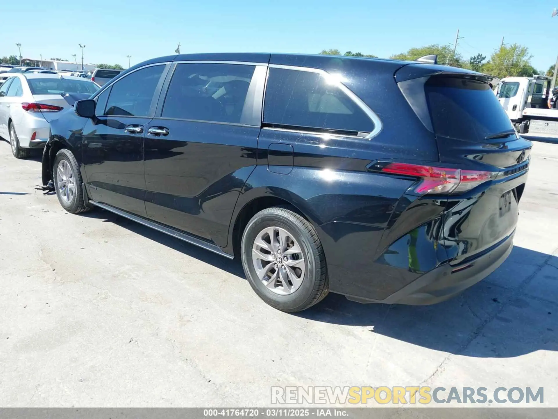 3 Photograph of a damaged car 5TDYRKEC2NS125318 TOYOTA SIENNA 2022