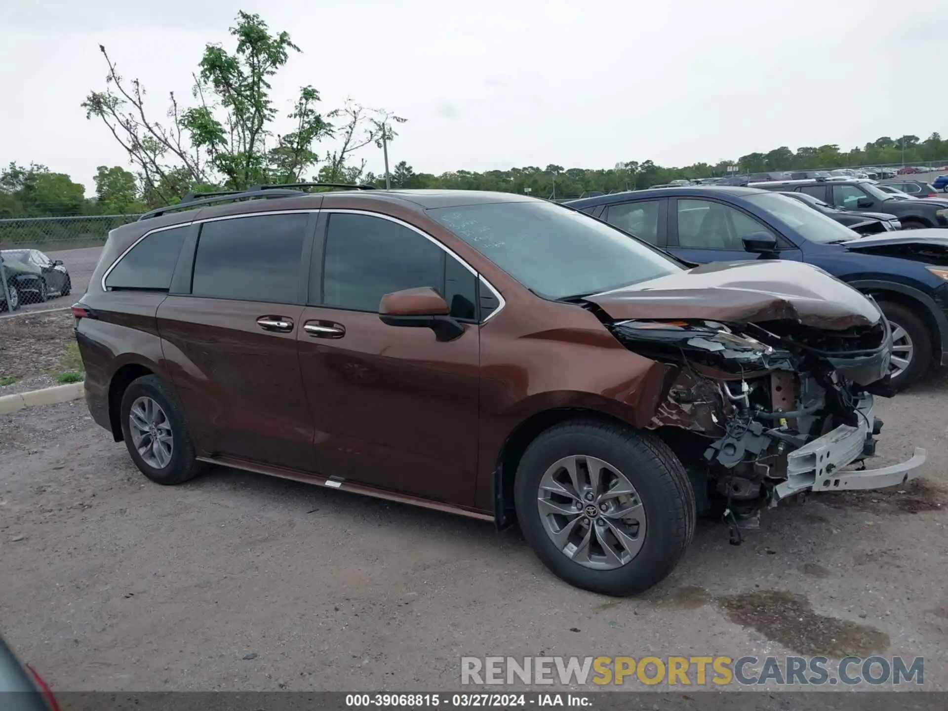 14 Photograph of a damaged car 5TDYRKEC3NS114991 TOYOTA SIENNA 2022