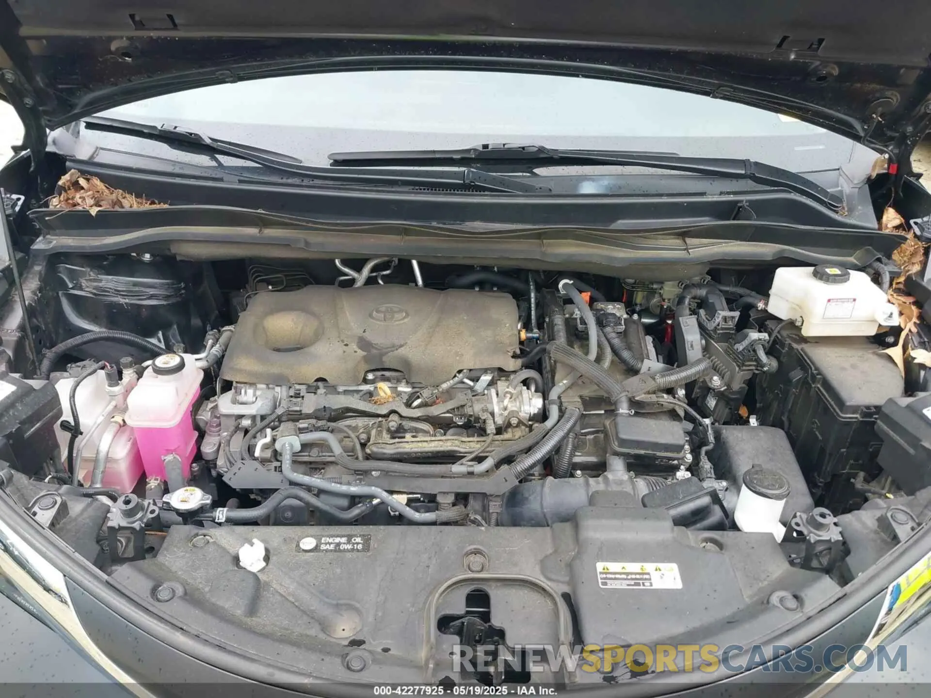 10 Photograph of a damaged car 5TDYRKEC3NS126025 TOYOTA SIENNA 2022