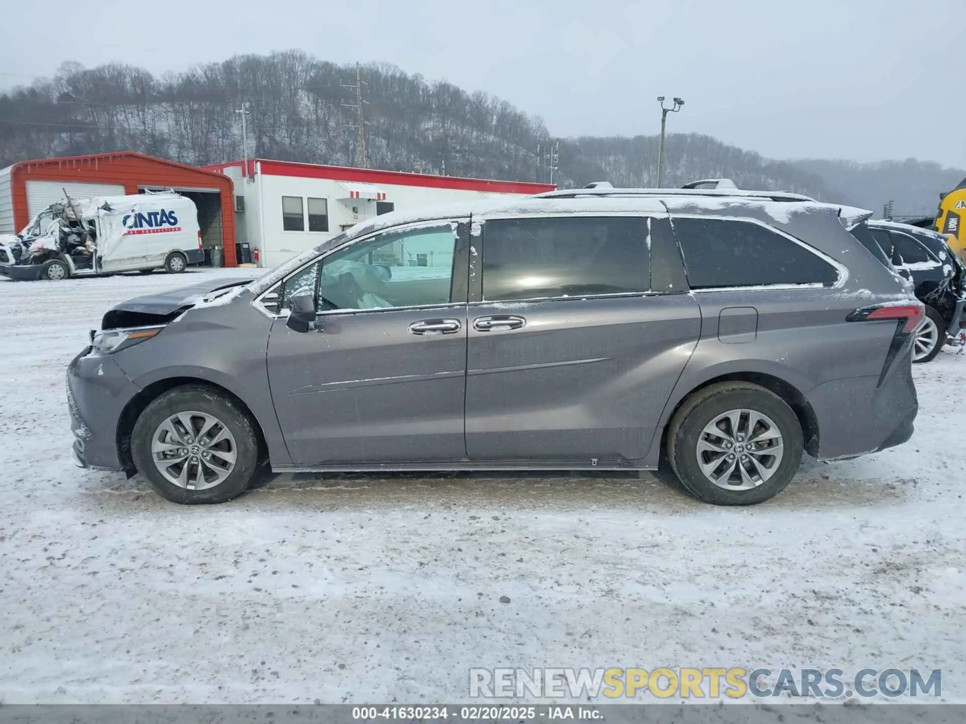 14 Photograph of a damaged car 5TDYRKEC4NS120170 TOYOTA SIENNA 2022