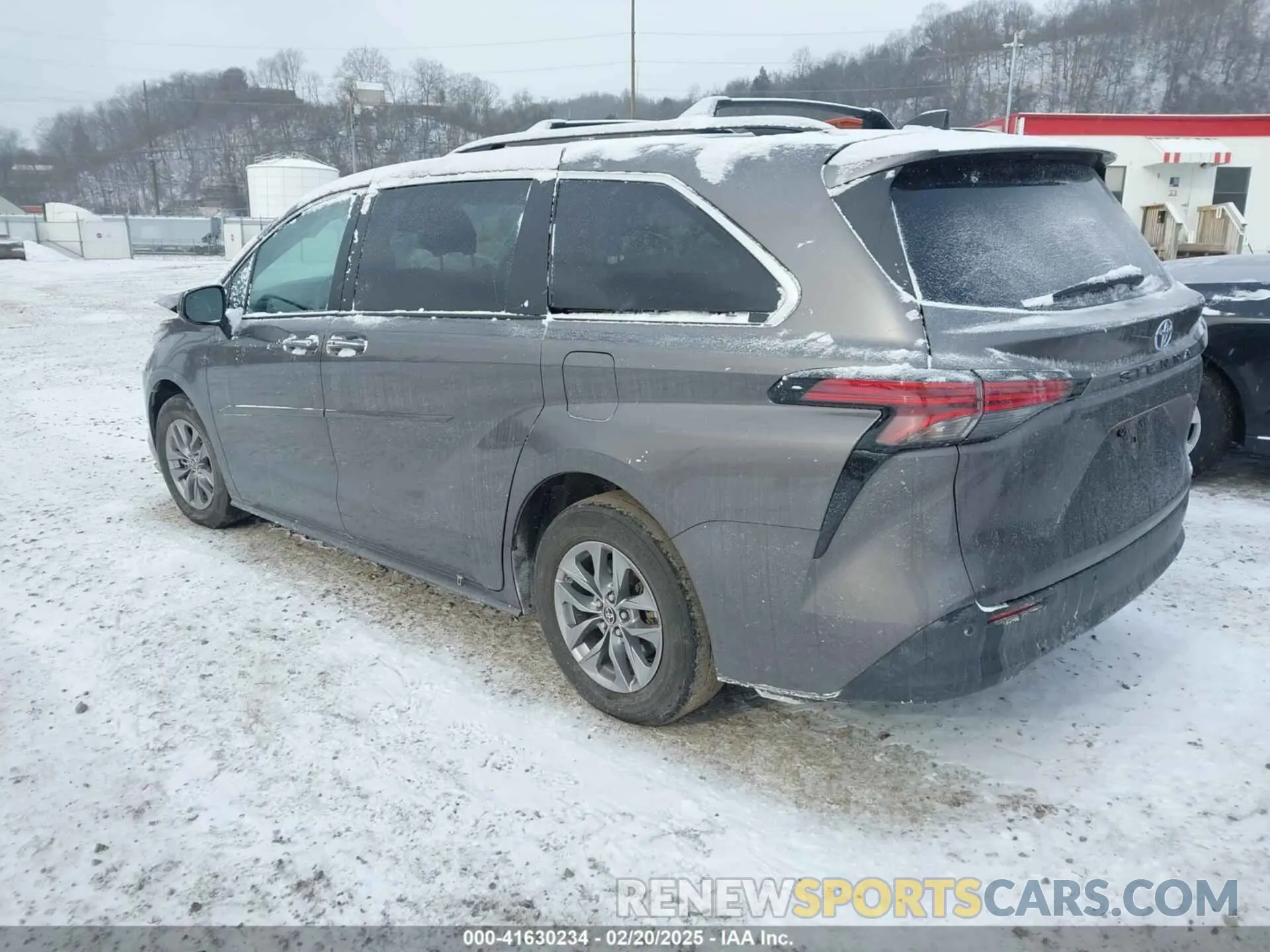 3 Photograph of a damaged car 5TDYRKEC4NS120170 TOYOTA SIENNA 2022