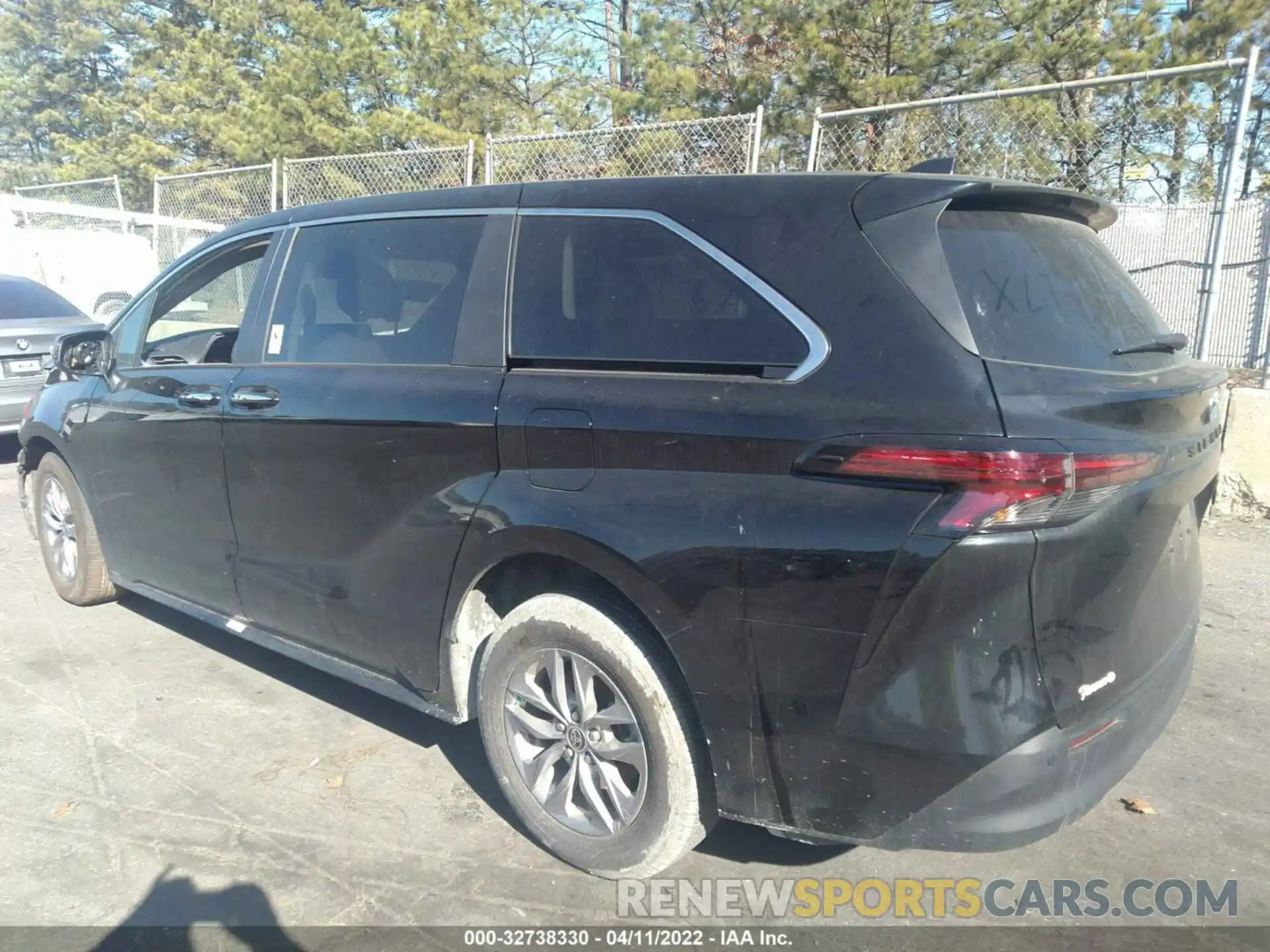 3 Photograph of a damaged car 5TDYRKEC5NS085042 TOYOTA SIENNA 2022