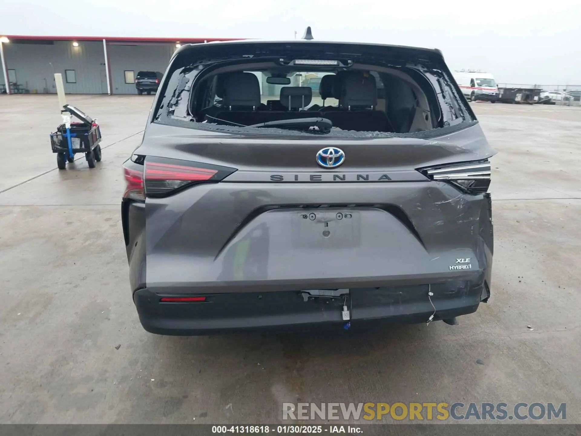 16 Photograph of a damaged car 5TDYRKEC5NS109260 TOYOTA SIENNA 2022