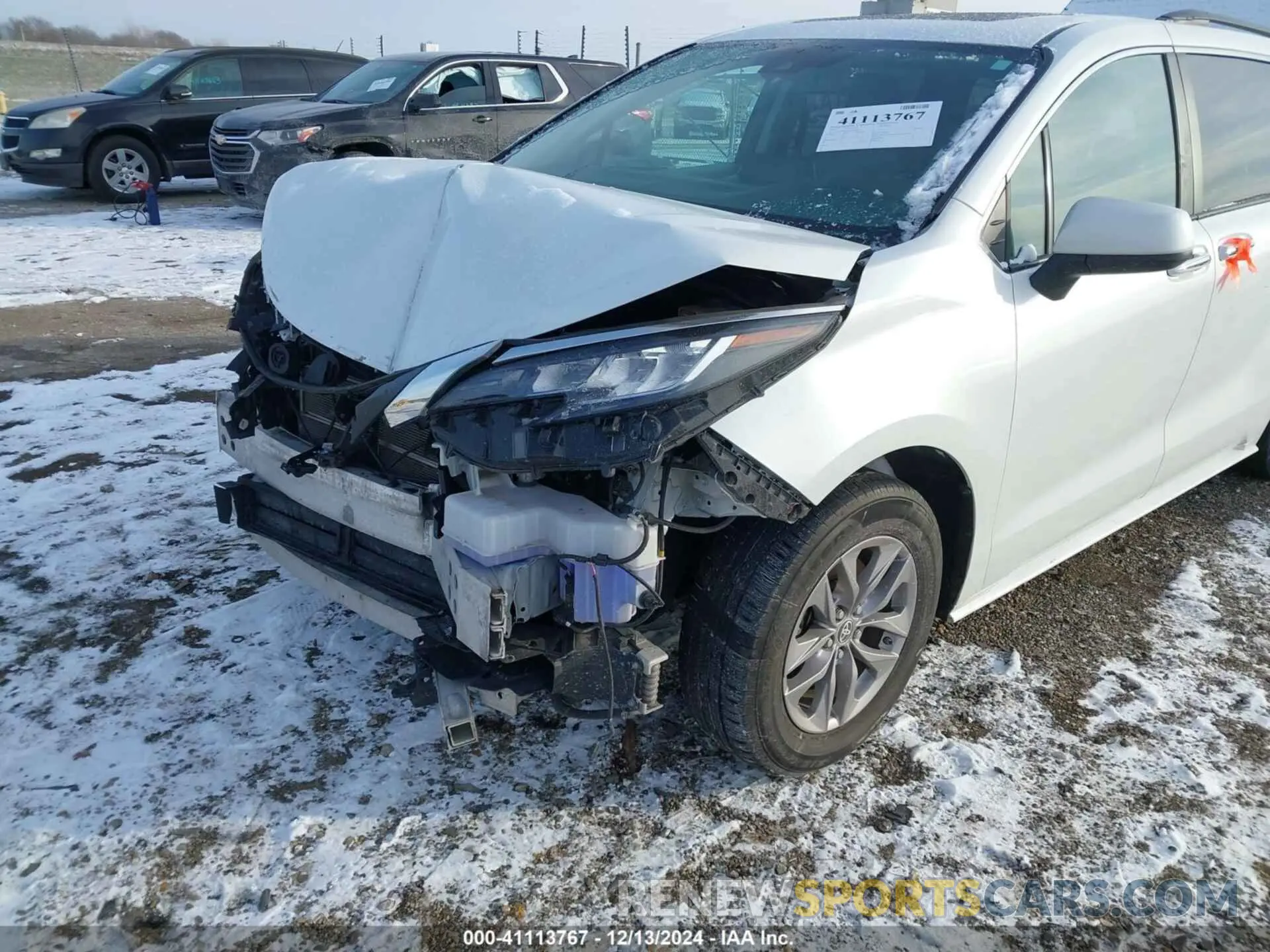 18 Photograph of a damaged car 5TDYRKEC6NS078018 TOYOTA SIENNA 2022