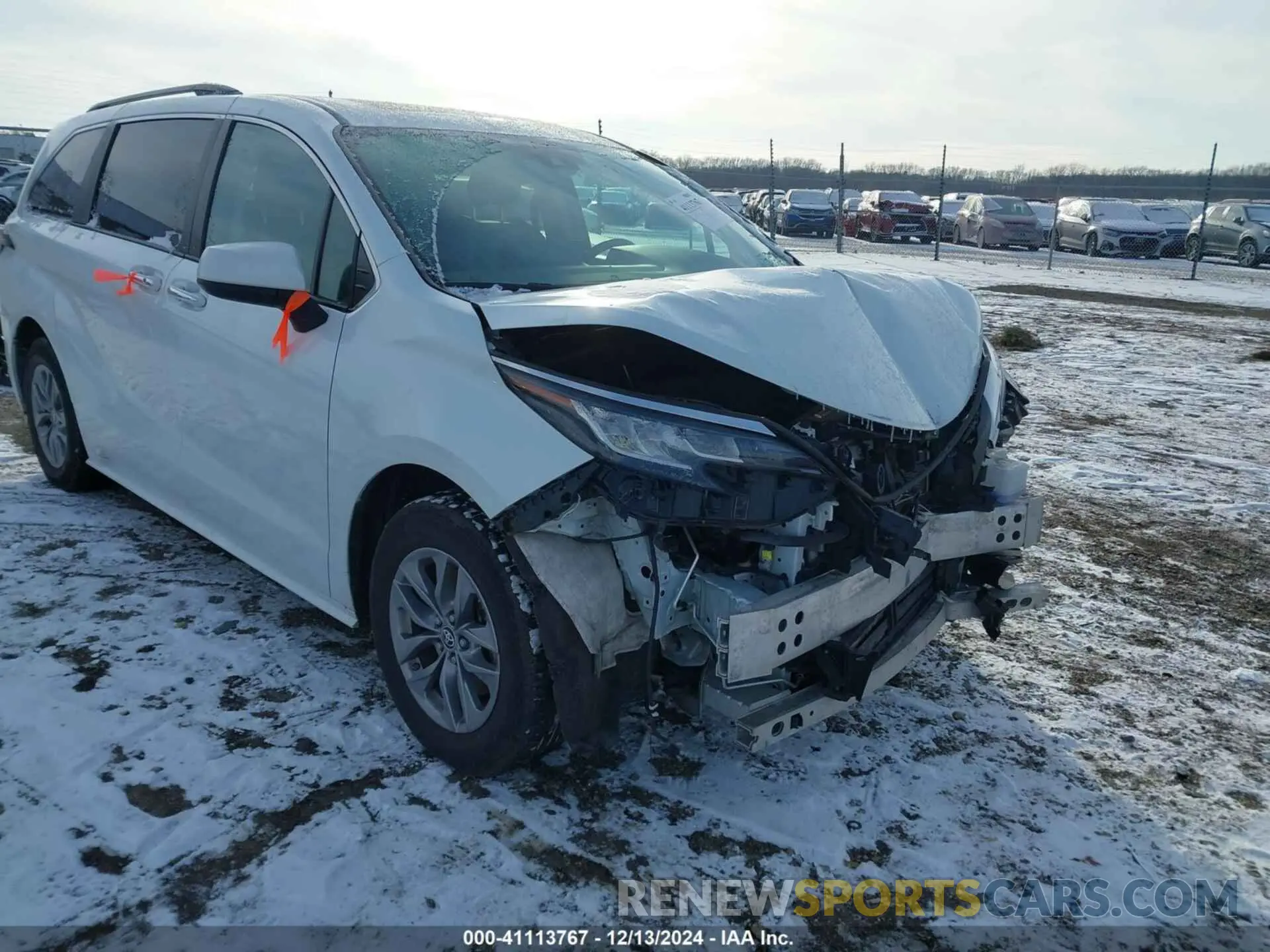 19 Photograph of a damaged car 5TDYRKEC6NS078018 TOYOTA SIENNA 2022