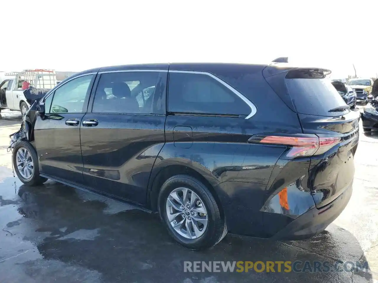 2 Photograph of a damaged car 5TDYRKEC6NS103936 TOYOTA SIENNA 2022