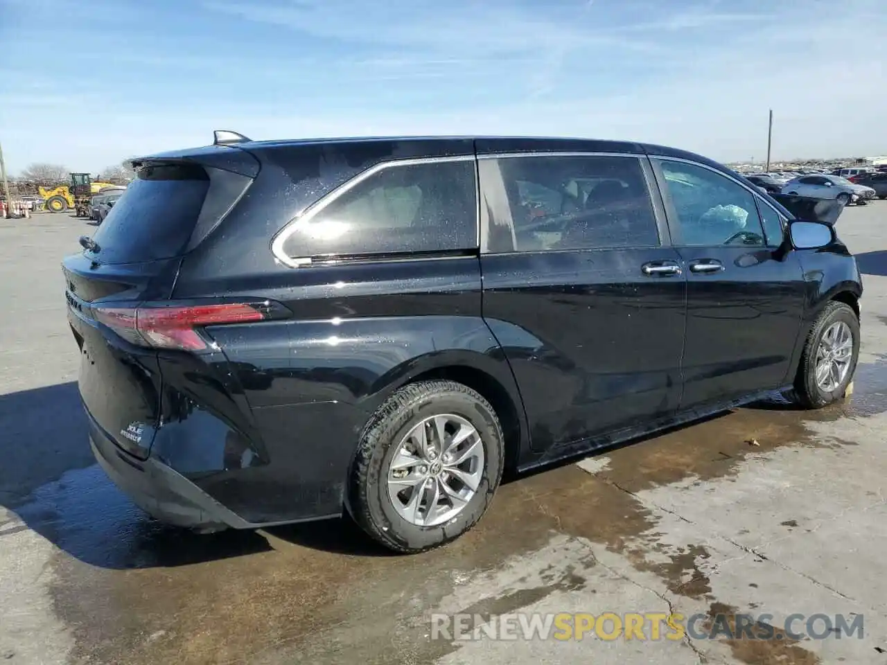 3 Photograph of a damaged car 5TDYRKEC6NS103936 TOYOTA SIENNA 2022