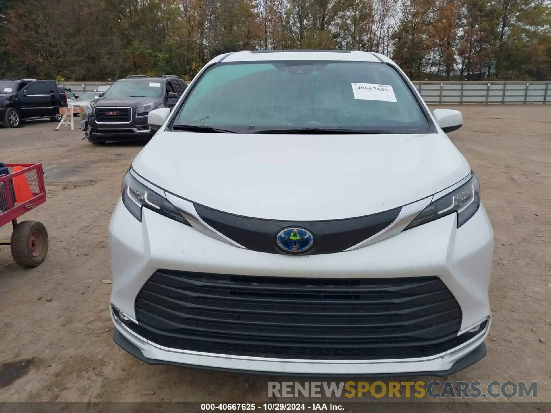 12 Photograph of a damaged car 5TDYRKEC6NS110028 TOYOTA SIENNA 2022