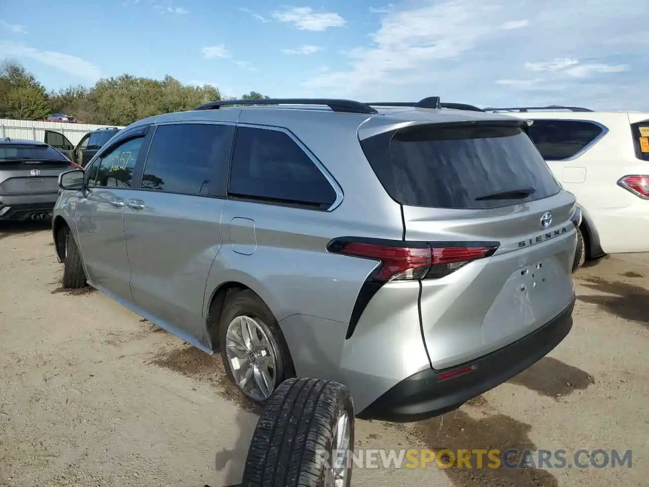 2 Photograph of a damaged car 5TDYRKEC6NS135107 TOYOTA SIENNA 2022