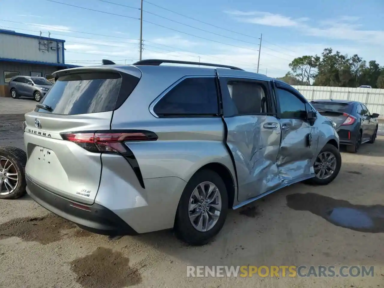 3 Photograph of a damaged car 5TDYRKEC6NS135107 TOYOTA SIENNA 2022