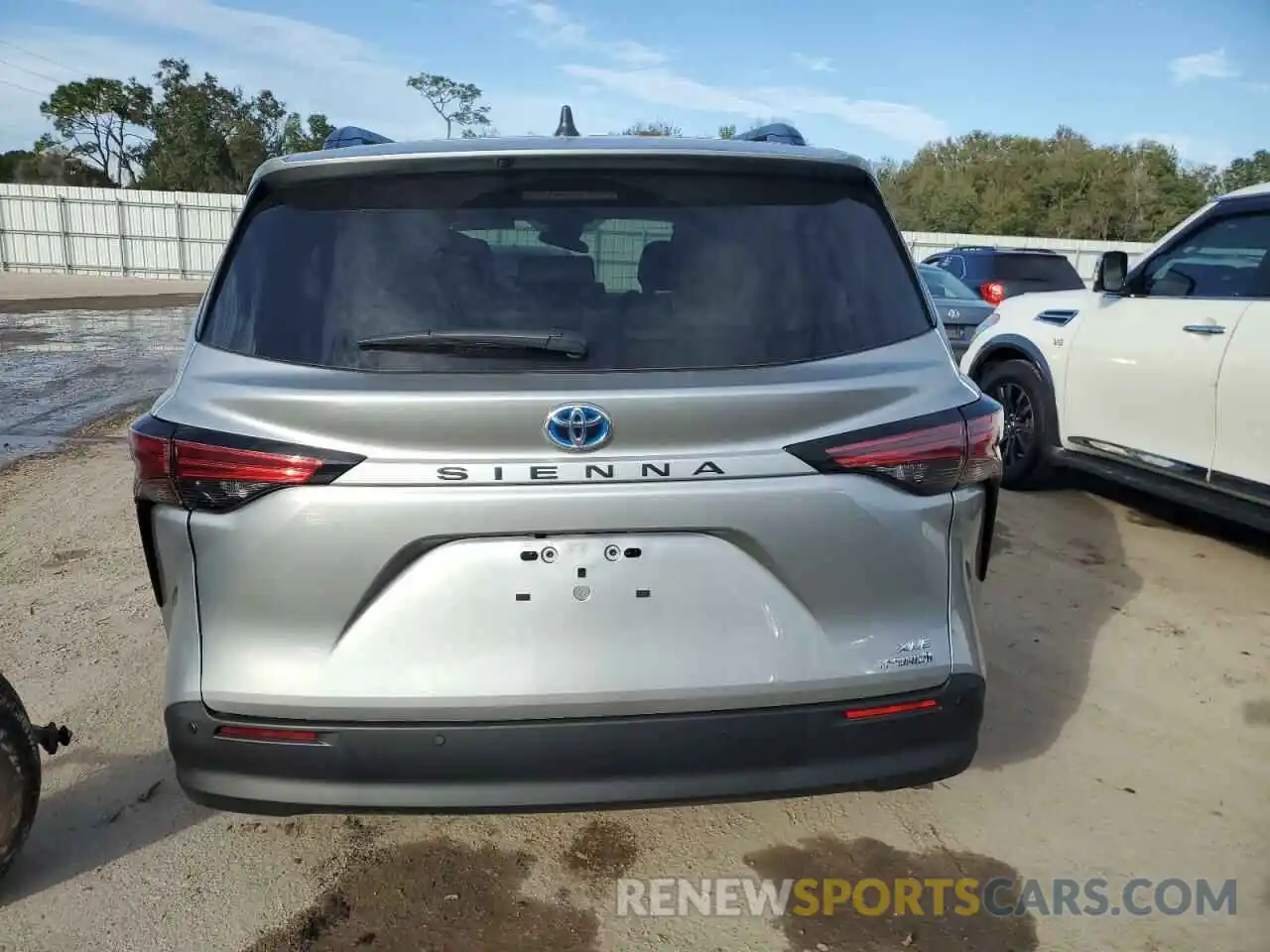 6 Photograph of a damaged car 5TDYRKEC6NS135107 TOYOTA SIENNA 2022