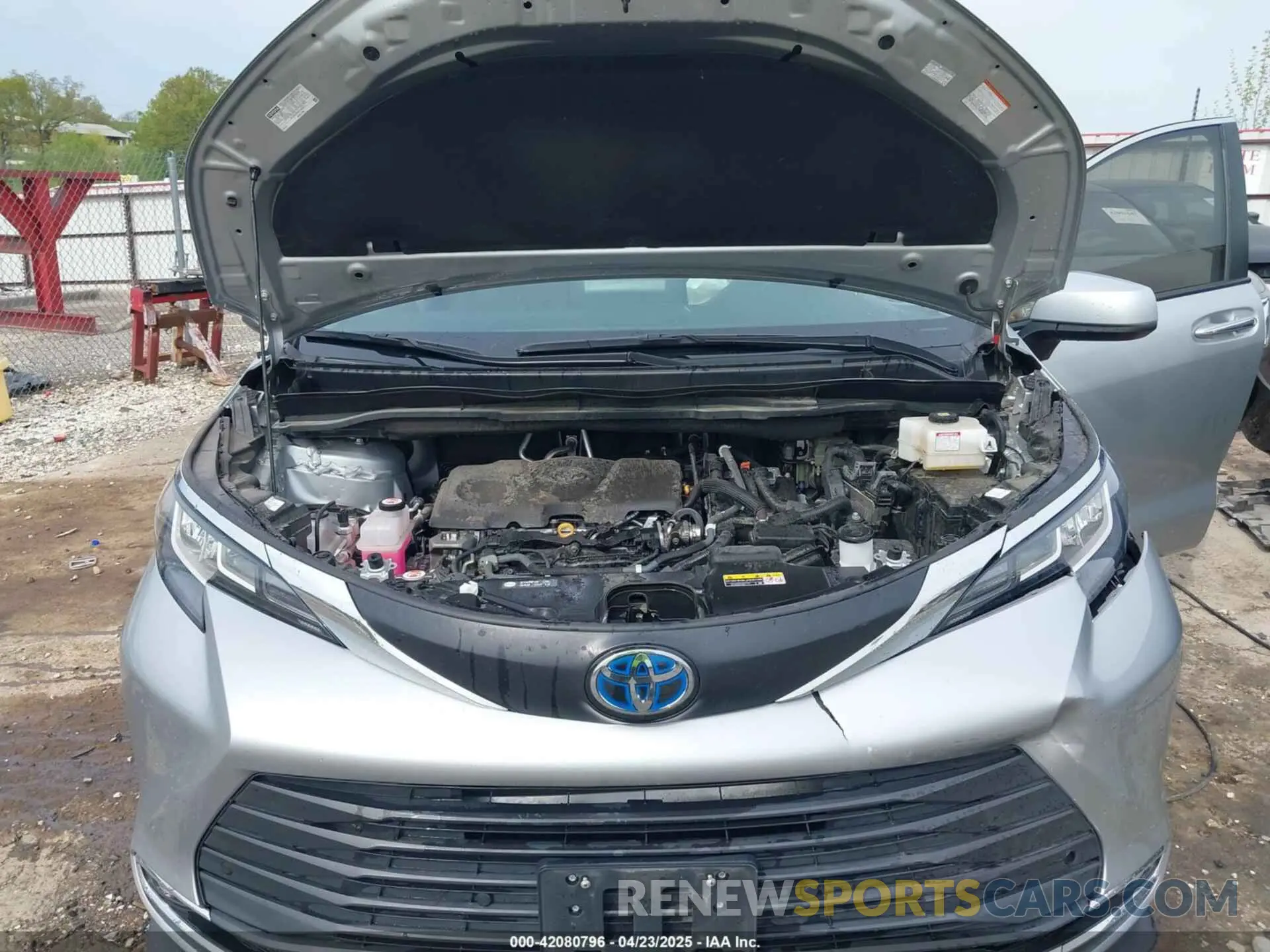 10 Photograph of a damaged car 5TDYRKEC7NS092770 TOYOTA SIENNA 2022