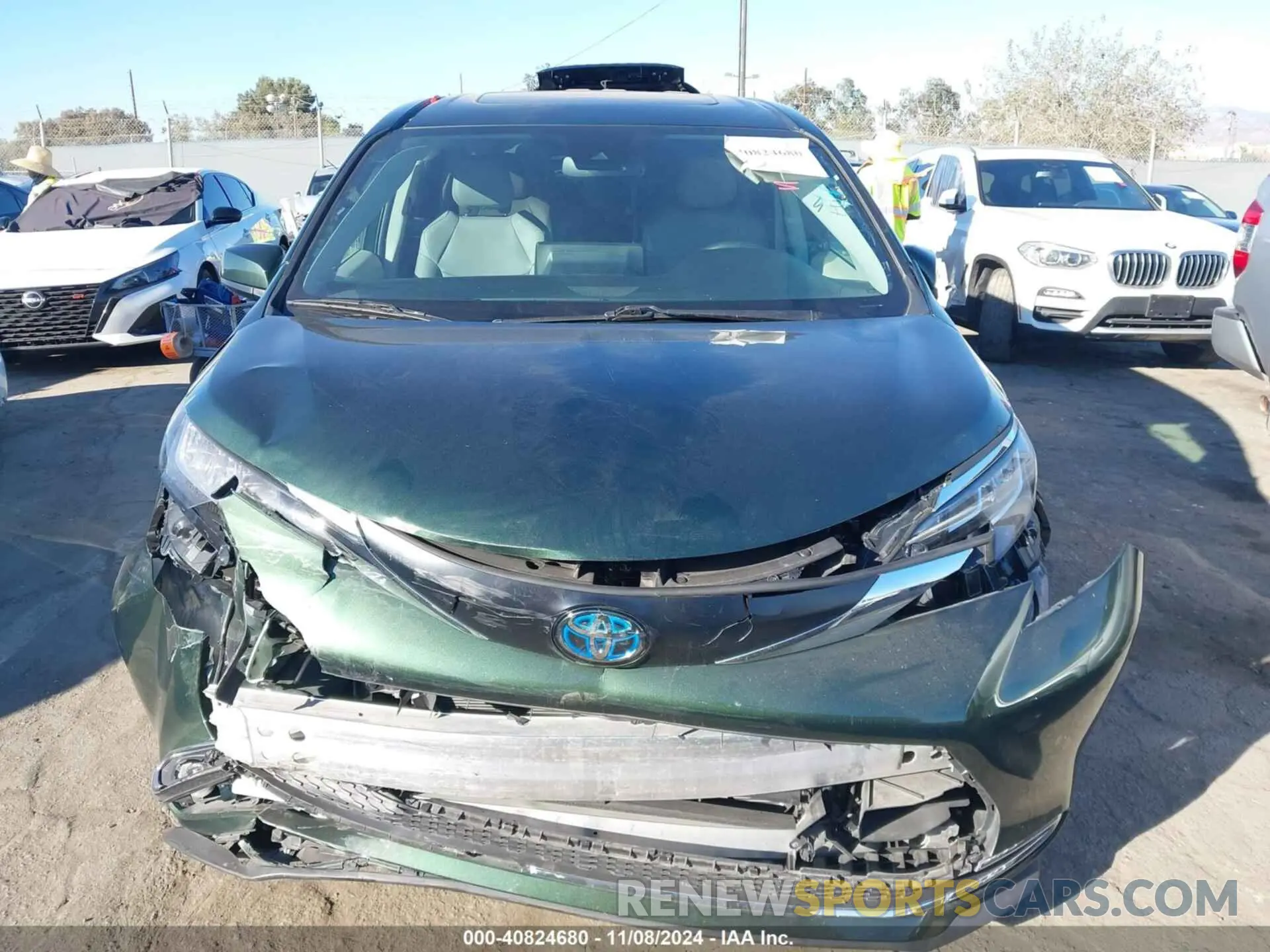12 Photograph of a damaged car 5TDYRKEC8NS099453 TOYOTA SIENNA 2022