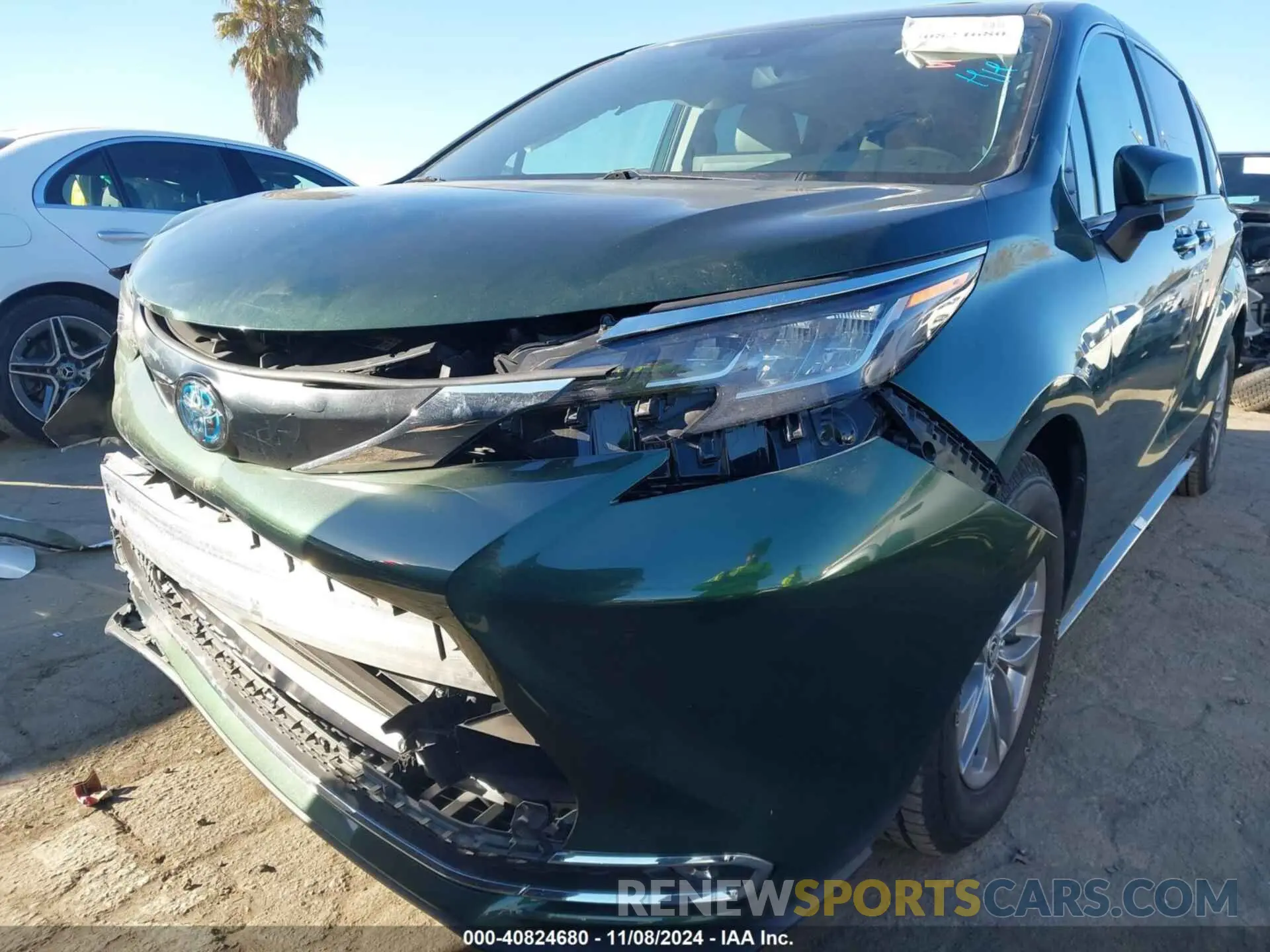 17 Photograph of a damaged car 5TDYRKEC8NS099453 TOYOTA SIENNA 2022