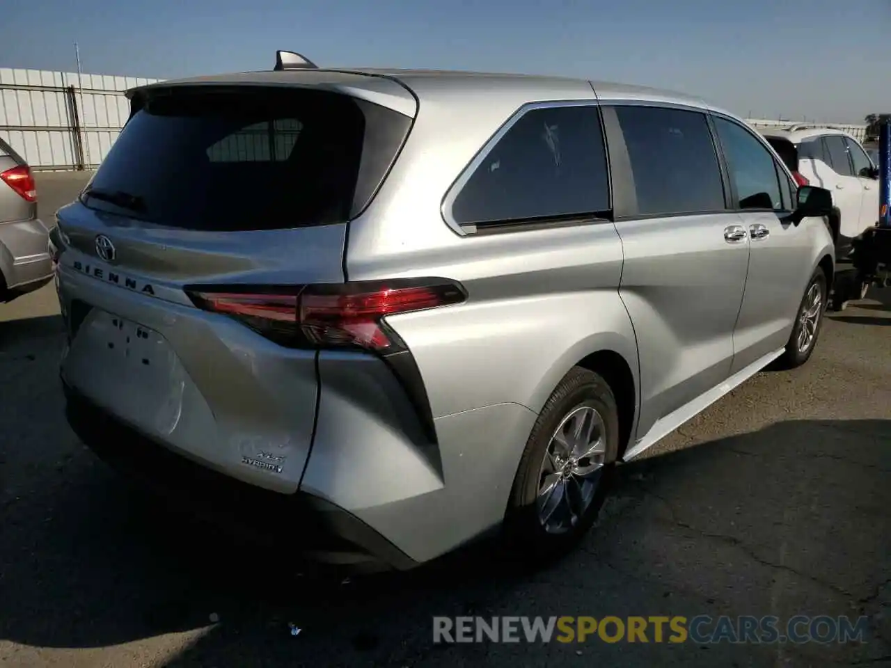 3 Photograph of a damaged car 5TDYRKEC8NS115473 TOYOTA SIENNA 2022