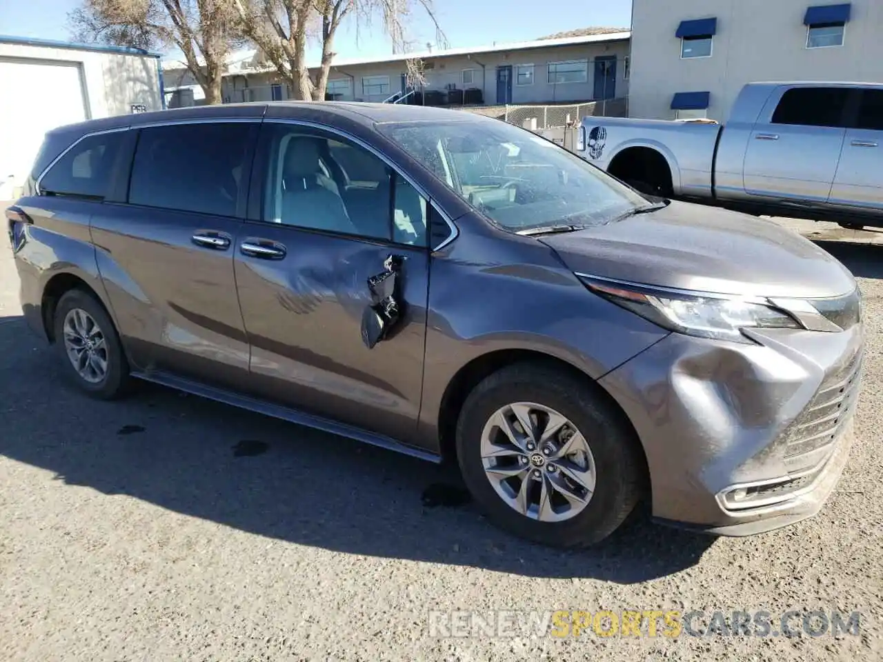 4 Photograph of a damaged car 5TDYRKEC9NS093306 TOYOTA SIENNA 2022