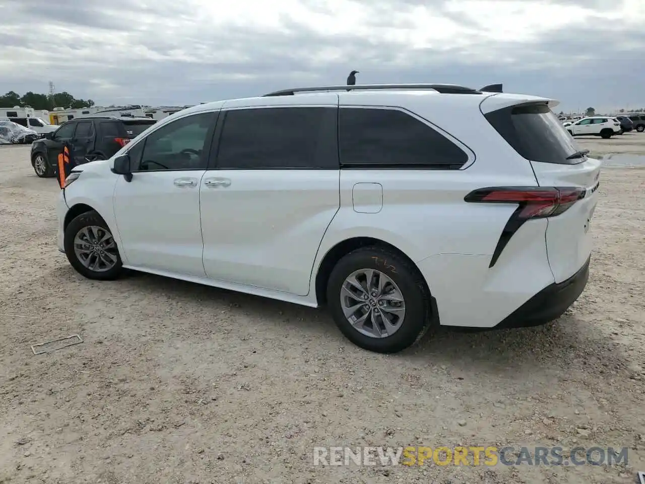 2 Photograph of a damaged car 5TDYRKEC9NS098411 TOYOTA SIENNA 2022