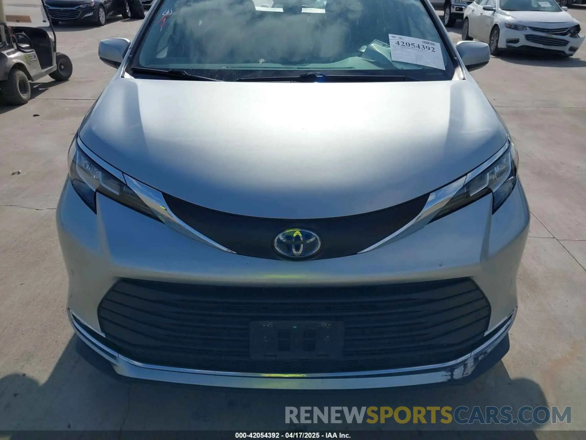 13 Photograph of a damaged car 5TDYRKECXNS076093 TOYOTA SIENNA 2022