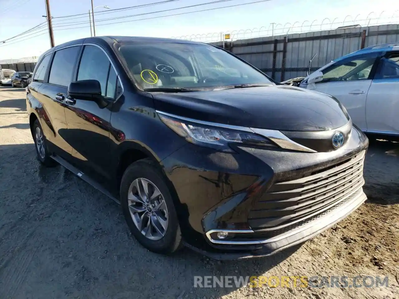 1 Photograph of a damaged car 5TDYRKECXNS085568 TOYOTA SIENNA 2022